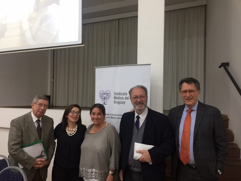 <em>Dra. Saad, acompañada de autoridades del SMU, departamento de Historia de la Medicina y Academia Nacional de Medicina</em>